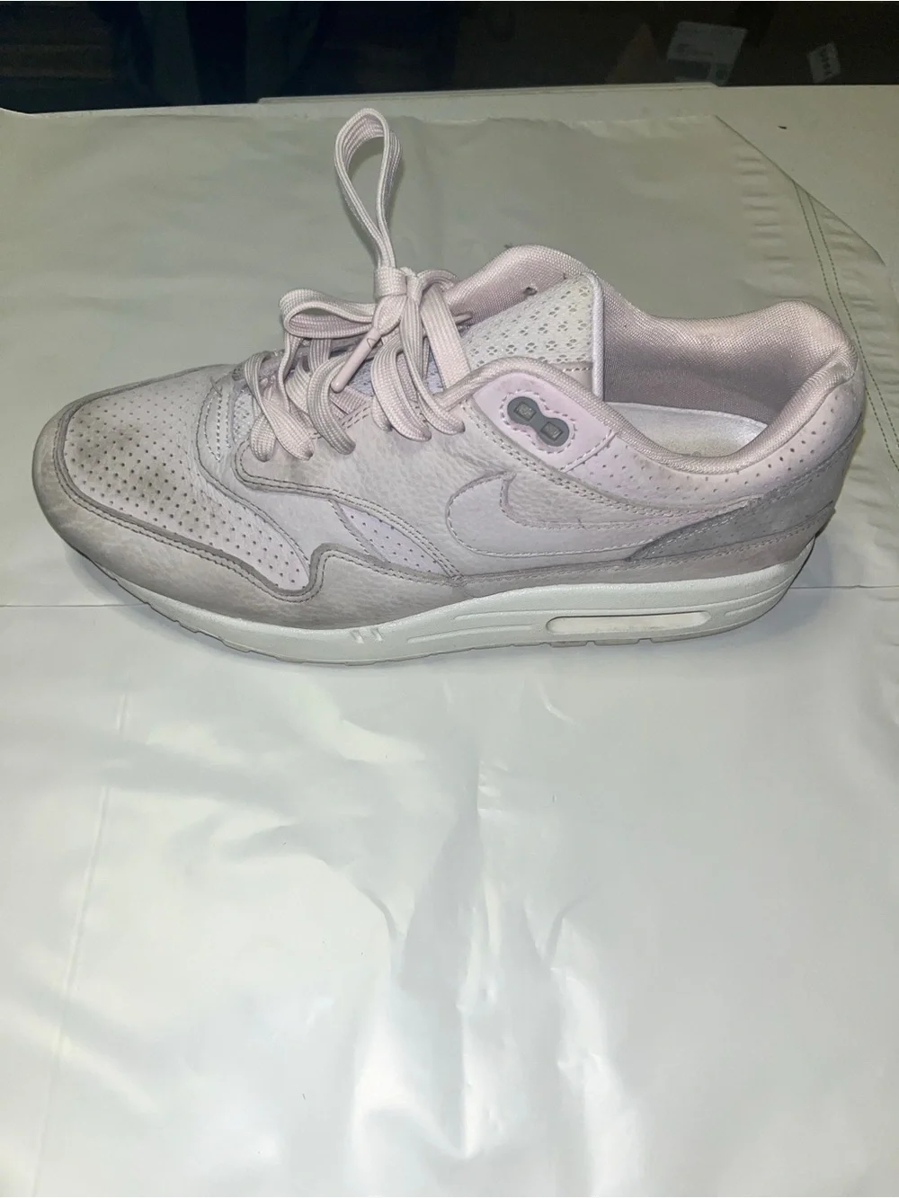 Nike Men’s Light Pink and Gray Air Max Sneaker
